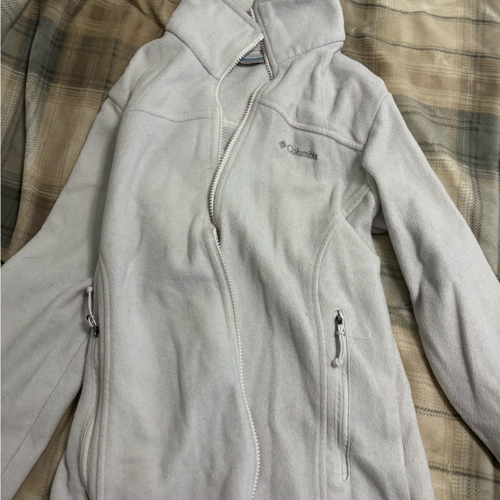 Columbia White Ski Jacket Textured Fabric